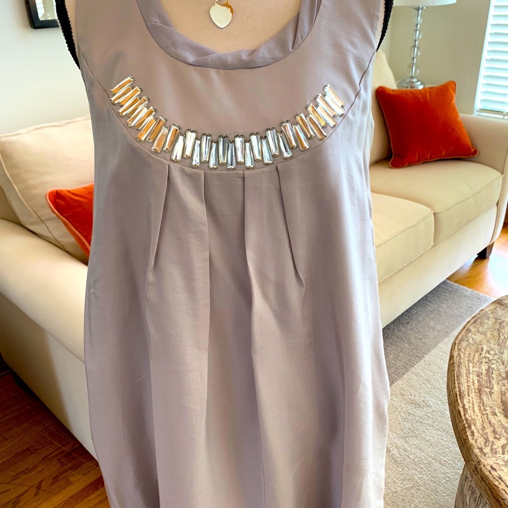 MK2K silver sleeveless dress. Pretty neckline Sz L
